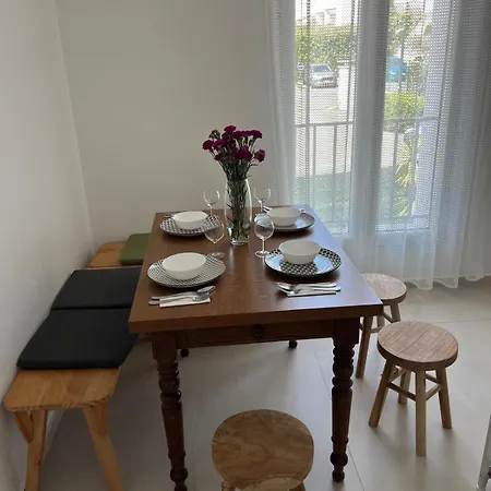 La Desiree ,haut De La Villa, Entierement Renovee, 4 Etoiles, Climatise, Parking Prive Et 120m2 De Jardin Villa Antibes
